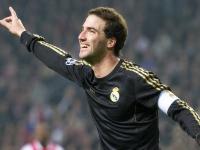 IM电竞游戏-詹姆斯赛后评分拉满背后，北京队如何用连续得分压制公牛，揭示团队篮球的胜利密码