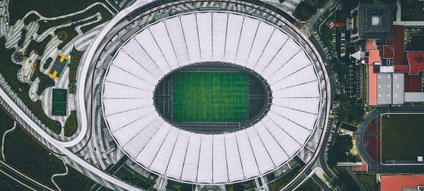 IM电竞官网入口-河内之夜，当奇迹的红潮吞没多瑙河—2026世界杯决赛，越南绝杀奥地利，卢卡库的孤星照亮不了整片天空