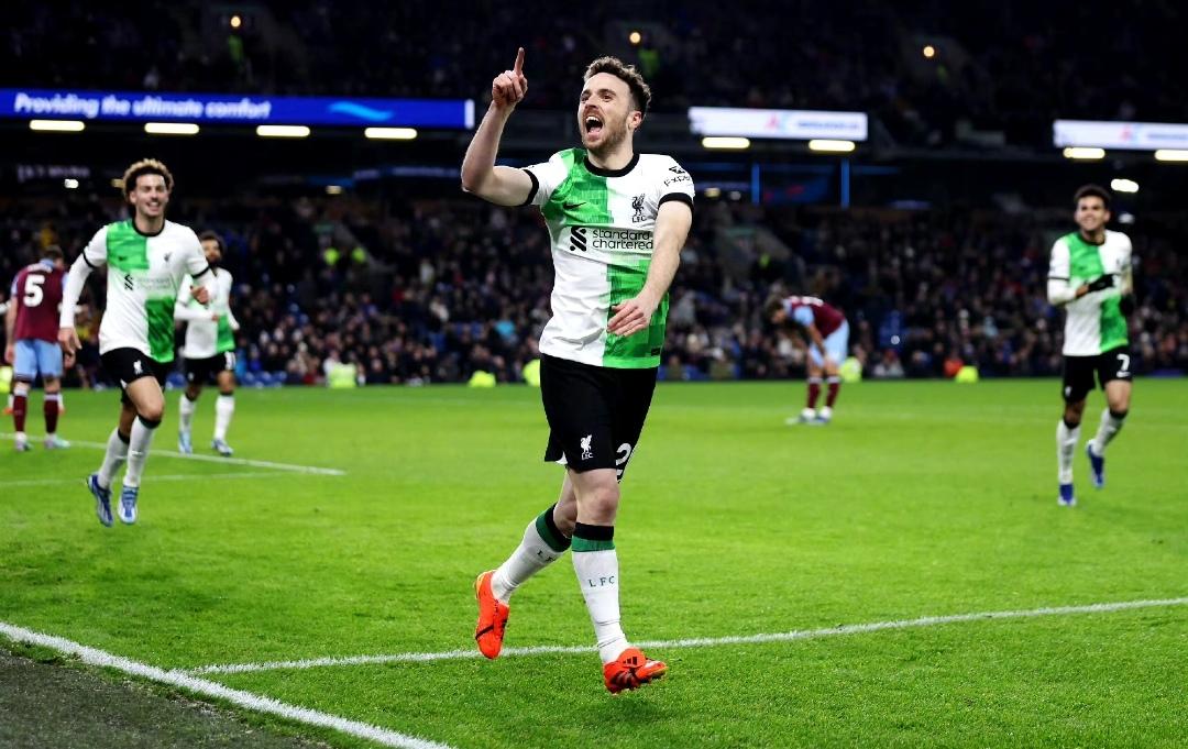 包含利物浦客场击败伯恩利,保持不败纪录的词条 包含利物浦客场击败伯恩利,保持不败纪录的词条