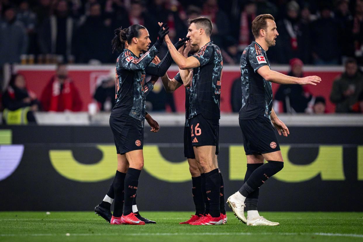 关于弗莱堡客场逆转，球员表现抢眼实现逆袭的信息