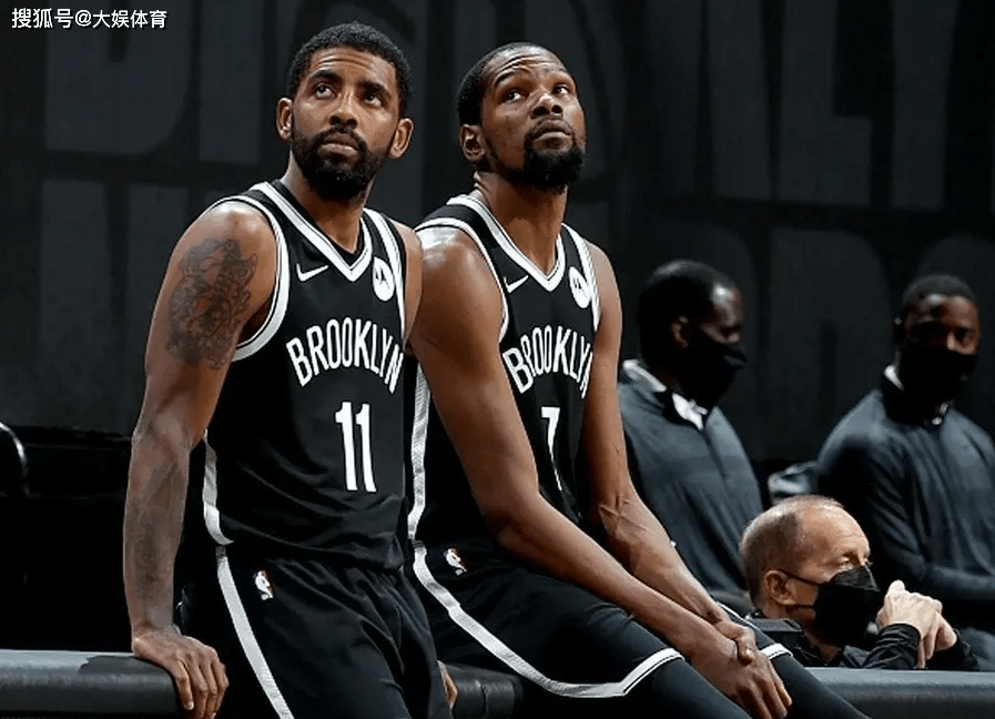 包含猛龙大胜篮网，东部积分榜领先优势扩大的词条