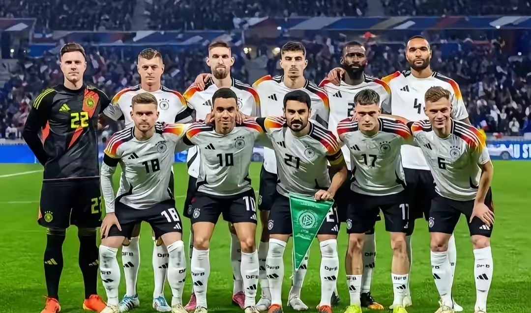 战术变化多端，球队灵活应对对手的挑战的简单介绍