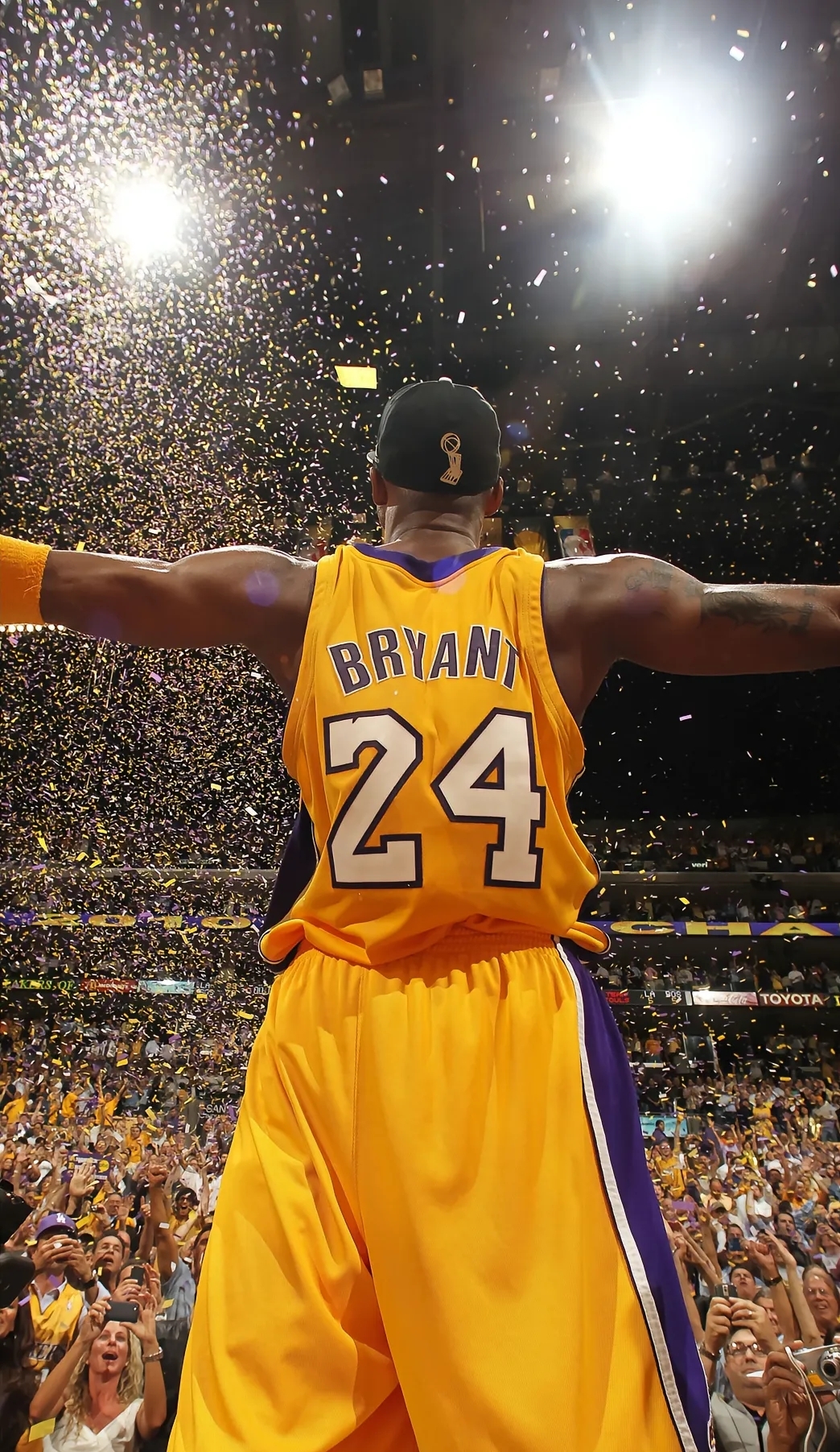 NBA传奇球星回首旧日辉煌,重温巅峰时刻 NBA传奇球星回首旧日辉煌,重温巅峰时刻