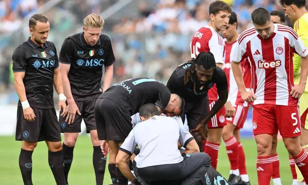 包含那不勒斯遭遇重大伤病，球队战绩或受影响的词条