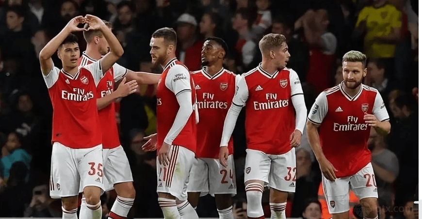 莱斯特城主场大胜阿森纳，保持不败纪录的简单介绍