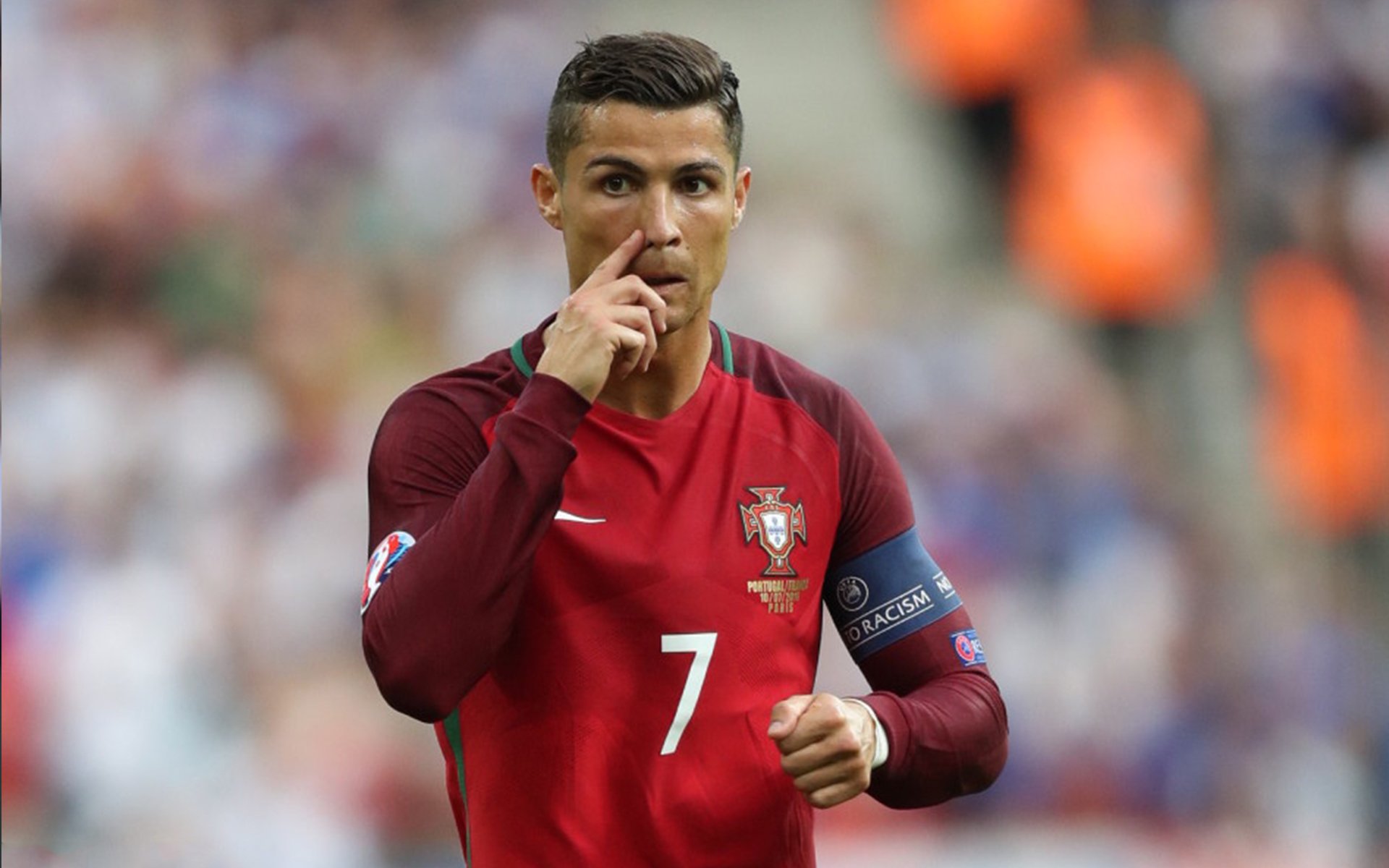 皮克预言成真，英格兰与尼日利亚的巅峰对决，如何定义现代足球的唯一性？