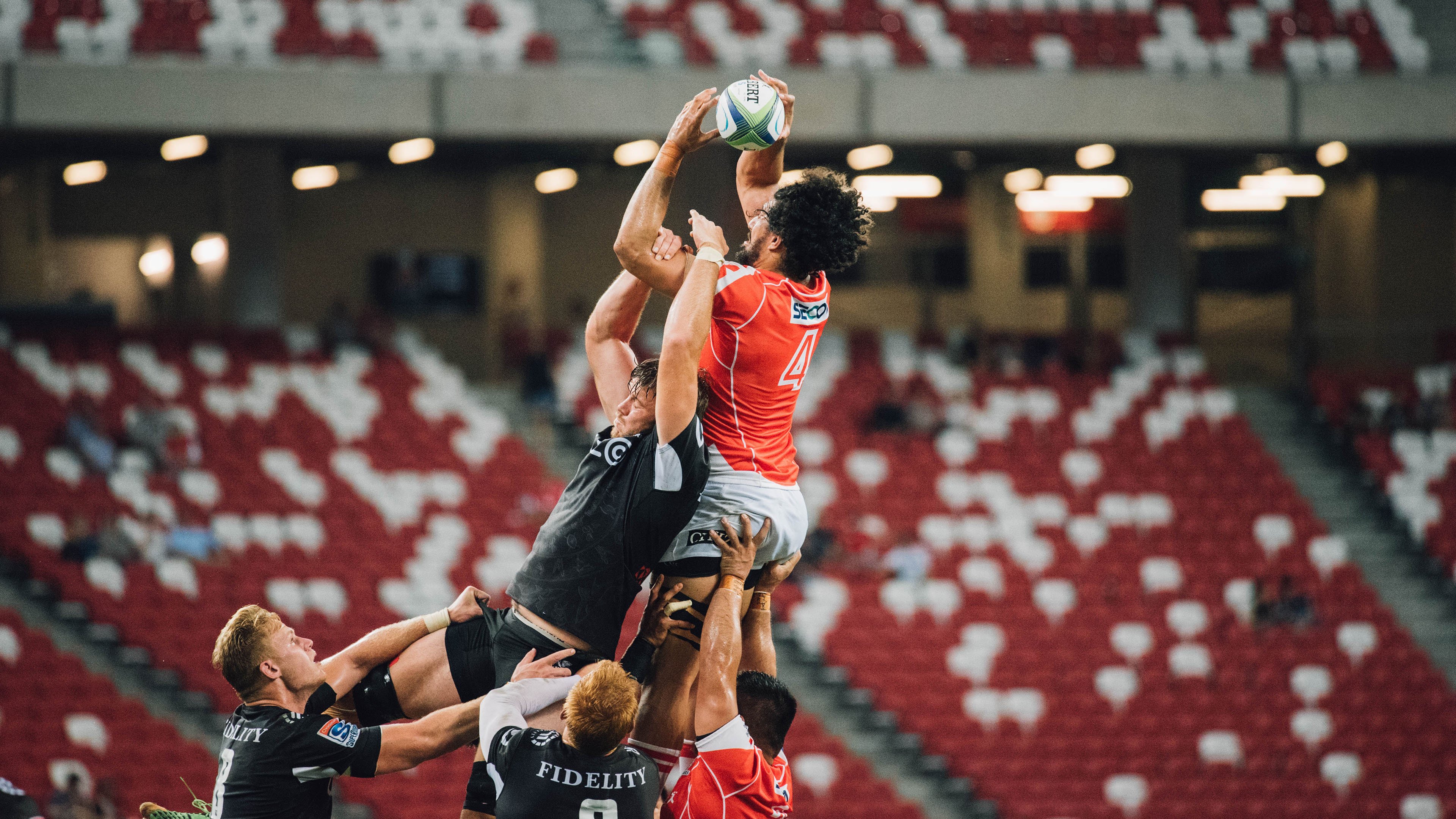 乔治点燃赛场，广东队以碾压之姿击溃江苏